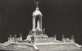 AZ ERZSÉBET-EMLÉKMŰ-PÁLYÁZAT<BR>DAMKÓ ÉS VILLÁNYI MÜVE<BR>MEGVÉTELLEL KITÜNTETETT PÁLYAMŰ