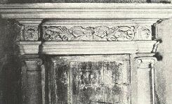 RÉSZLET AZ EPERJESI EV. TEMPLOM XVII. SZÁZADBELI KŐAJTÓKERETÉBŐL