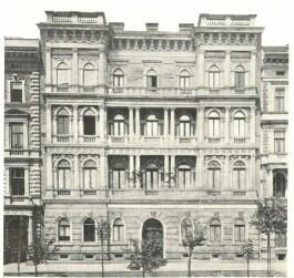 LAKÓHÁZ AZ ANDRÁSSY-ÚTON BOBULA JÁNOS MŰVE