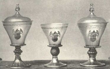 A BÁRTFAI VÁROSHÁZA VELENCEI POHARAK. XVI. SZÁZAD