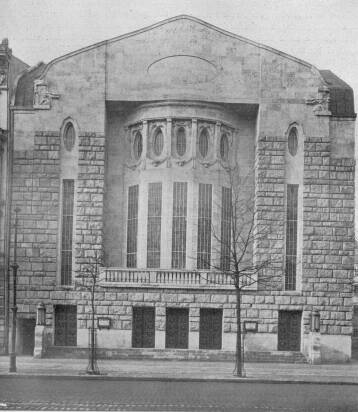 A BERLINI HEBBEL-SZINHAZ KAUFMANN OSZK�R M�VE