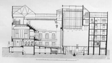 A BERLINI HEBBEL-SZ�NH�Z HOSSZMETSZET KAUFMANN OSZK�R M�VE