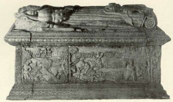 IZABELLA KIR�LYN� S�REML�KE A GYULAFEH�RV�RI SZ�KESEGYH�ZBAN