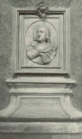 7. KÉP. ILLÉSHÁZY JÓZSEF EMLÉKE A TRENCSÉNI PLÉBÁNIA-TEMPLOMBAN