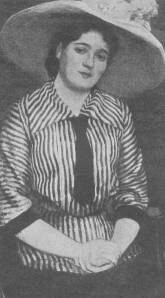 A MŰCSARNOK TAVASZI TÁRLATÁBÓL FELESEGEM ARCZKÉPE VESZTRÓCZY MANÓ FESTMÉNYE