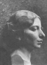 A CÉHBELIEK KIÁLLÍTÁSÁBÓL NŐI KÉPMÁS TELCS EDE SZOBORMŰVE