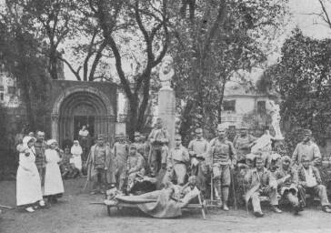 MŰVÉSZETI INTÉZMÉNYEINK A HÁBORÚBAN PIHENŐ SEBESÜLTEK AZ EPRESKERTBEN