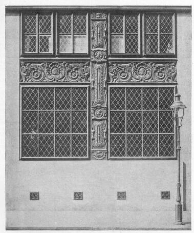 PORTÁL-KI KÉPZÉS A NÁDOR-UTCAI BANK- ÉS IRODAHÁZON TERVEZTE HAASZ ÉS MÁLNAI